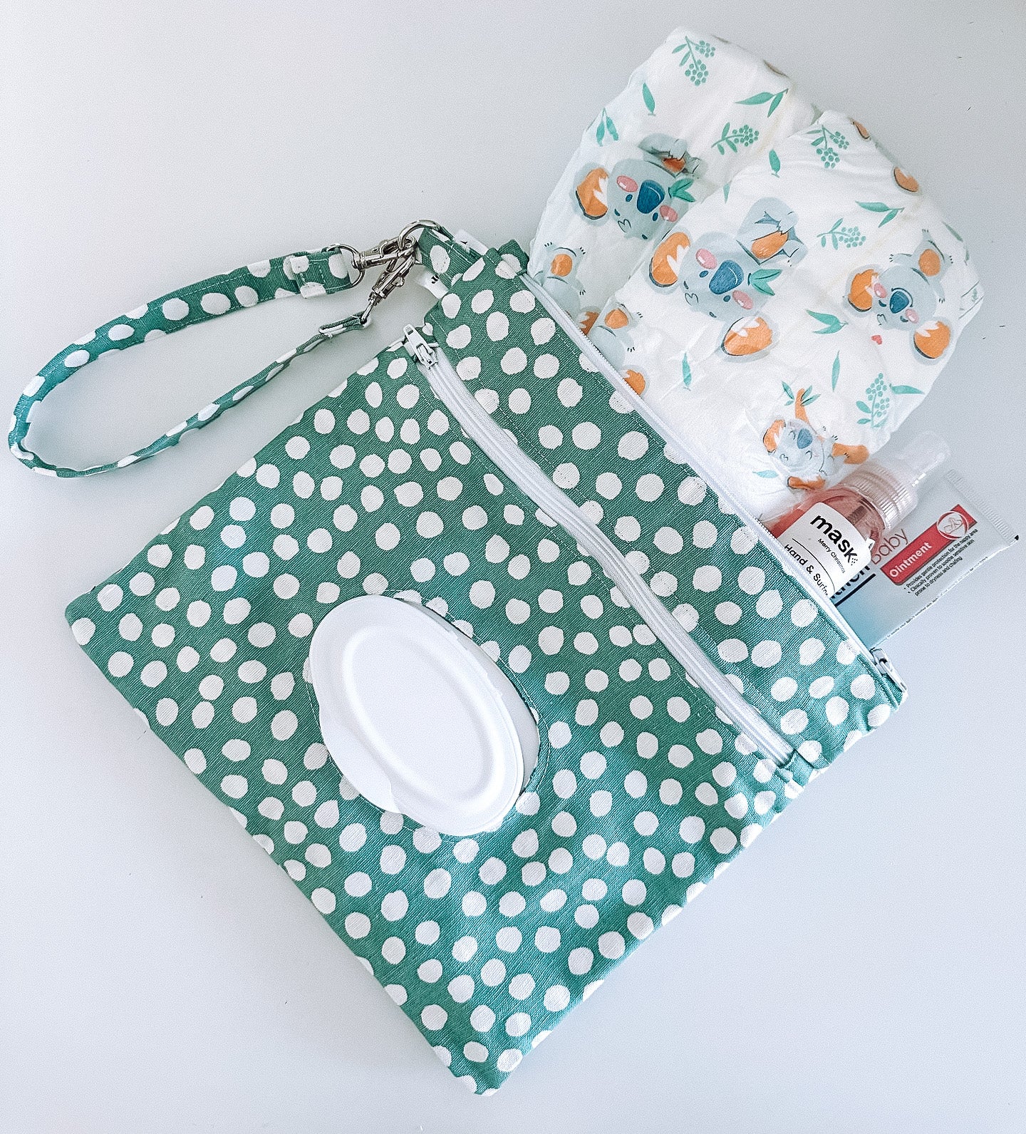 Grab & Go - Wipes and Nappy Pouch - (1.0)