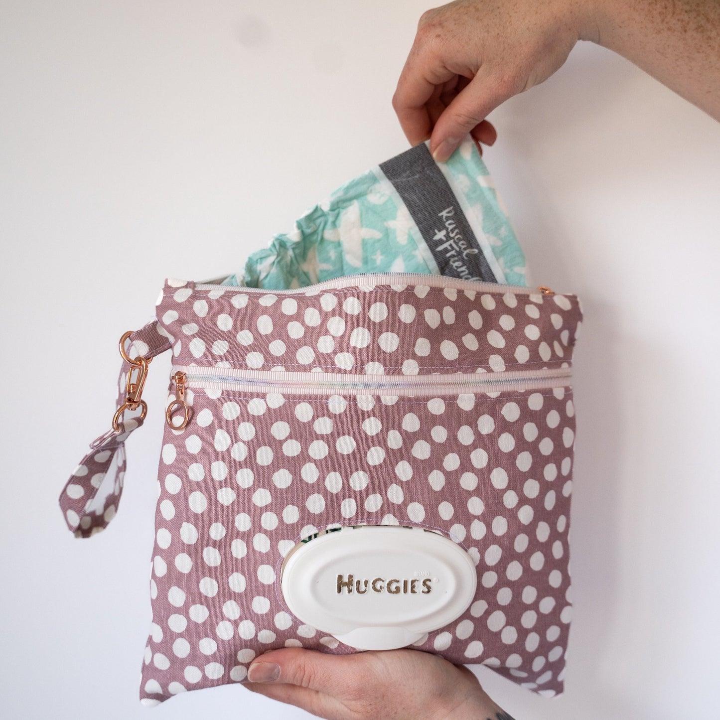 Grab & Go - Wipes and Nappy Pouch - (1.0)